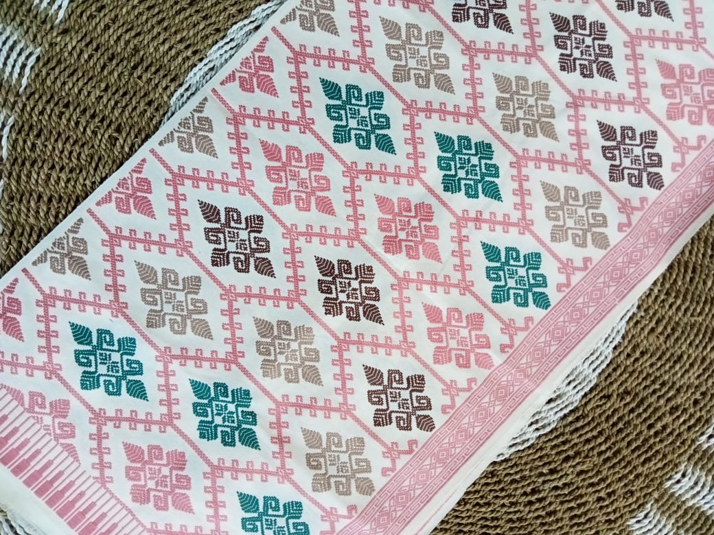 Tenun Songket di Sukarara