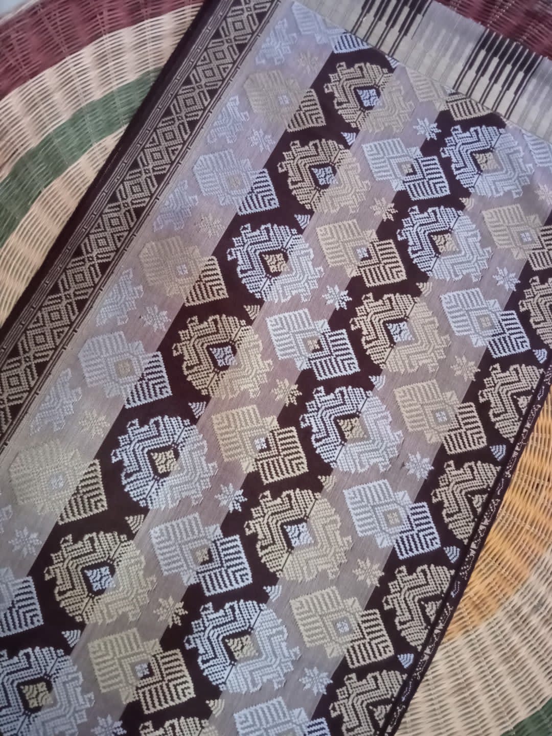 Kain Tenun Songket Sukarara